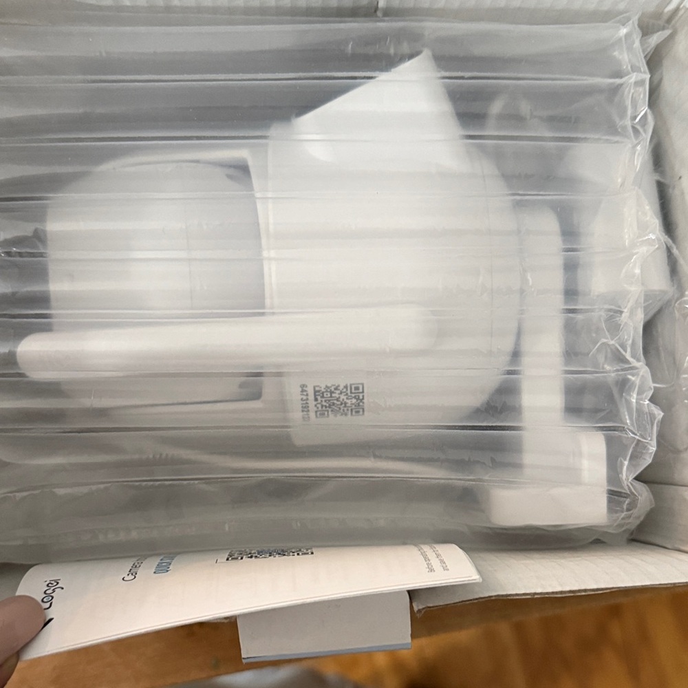 Dual Lens Smart Security Camera - White NIB - Picture 2 of 3